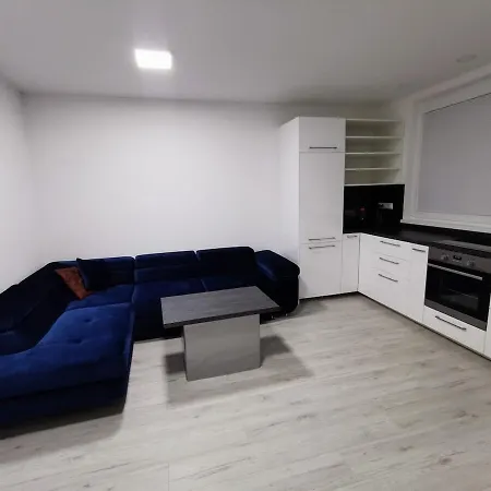 Halova * Bratislava