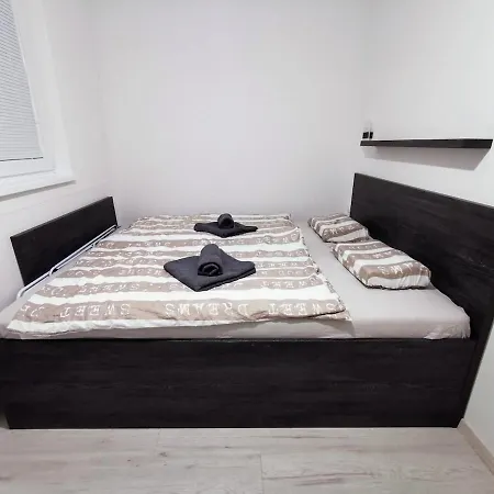 Apartman Halova